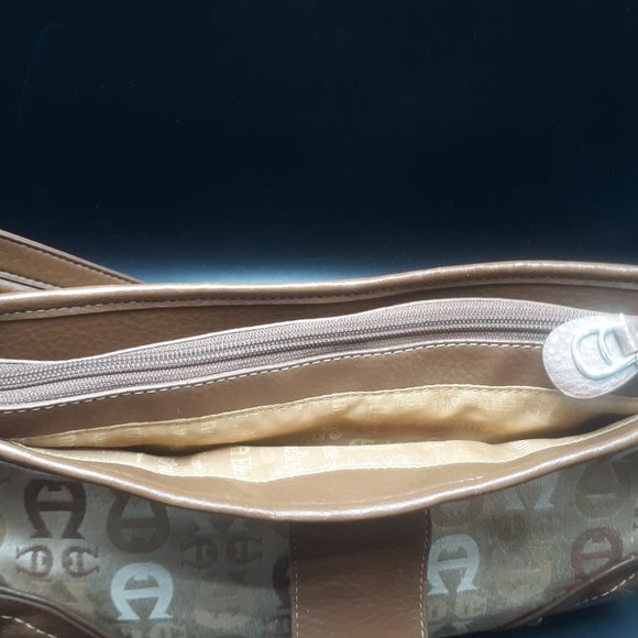 Etienne Aigner Signature Logo Handbag - Picture 5 of 12